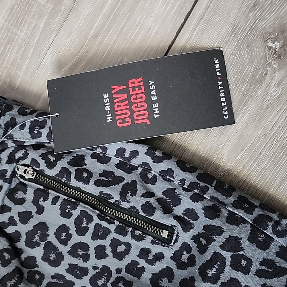 Hi-Rise jogger pants - Picture 15 of 15